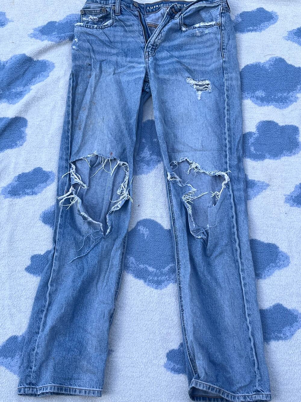 American eagle ripped jeans